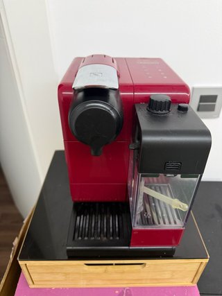Cafetera Nespresso Roja