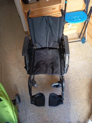 Silla ruedas marca Breezy para adultos