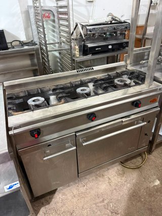 Cocina industrial 4 fuegos con horno