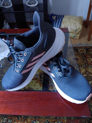 Zapatillas Adidas Negras y Rosas
