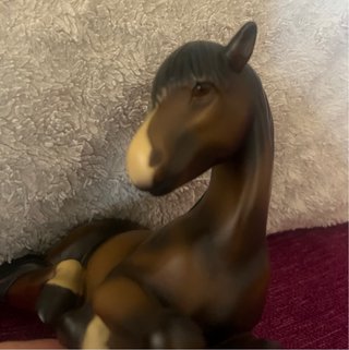 Figura de caballo de porcelana