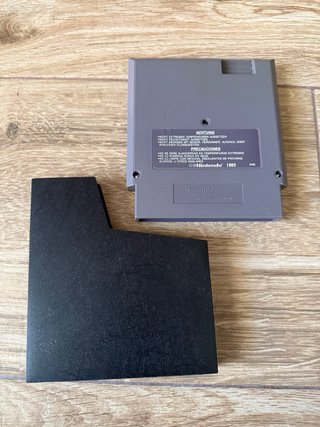Track & Field 2 NES con funda
