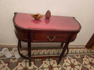 Armario de madera con espejos