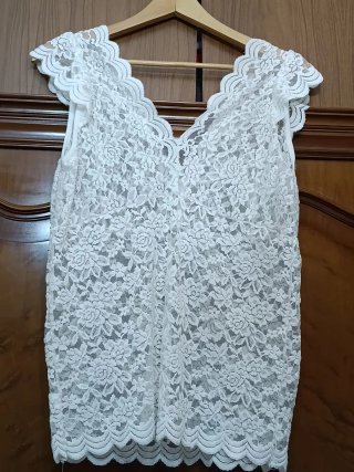 Blusa de encaje blanco