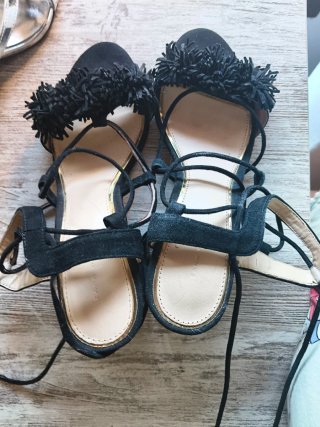Sandalias Zara con flecos y cordones