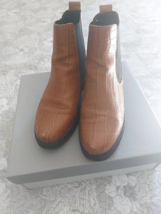 Stivaletti donna effetto coccodrillo