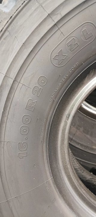 Rueda Michelin 16.00 R20X22 tacos camión