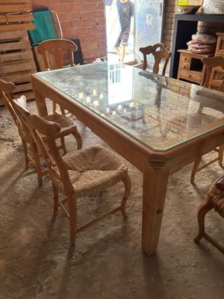 Mesa comedor madera y 6 sillas de enea