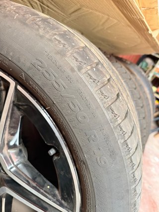 Llantas AMG 19' con Neumáticos Michelin