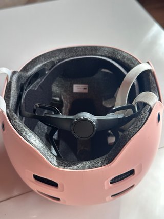 Casco rosa para niña