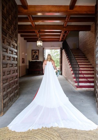 Capa de novia blanca