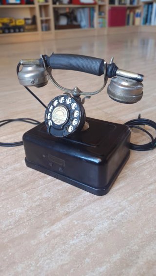 Teléfono antiguo Standard Eléctrica