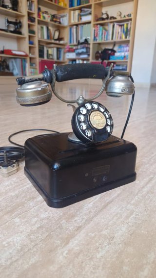 Teléfono antiguo Standard Eléctrica
