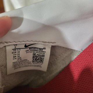 Nike Cortez Talla 38 Blancas y Rojas