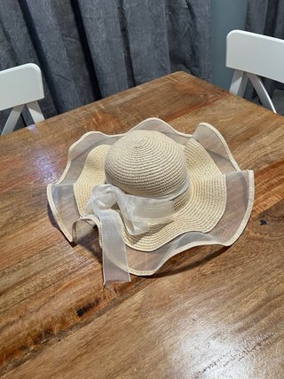 Sombrero de paja verano beige