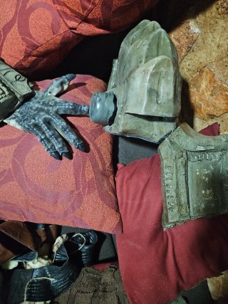 Traje Cosplay Predator Negro y Dorado