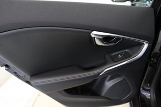 Volvo V40 Cross Country 2.0 T4 AWD Summum Auto