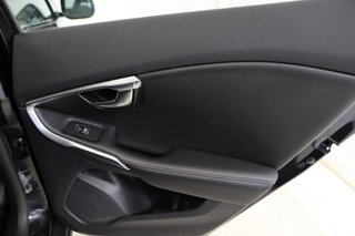 Volvo V40 Cross Country 2.0 T4 AWD Summum Auto