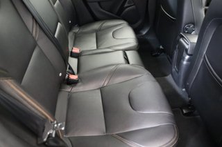 Volvo V40 Cross Country 2.0 T4 AWD Summum Auto