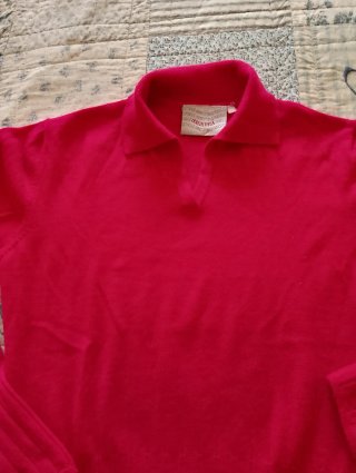 Golfino fucsia con colletto