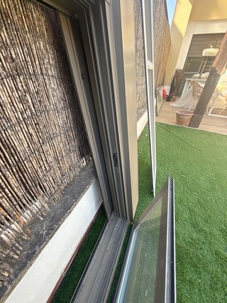 Balconer aluminio con persiana y mosquitera doble
