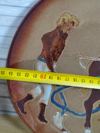 Plato decorativo cerámica hombre y caballo