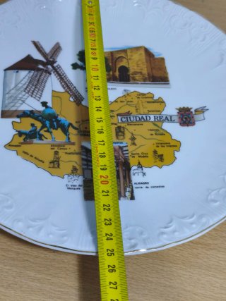 Plato de porcelana decorado Ciudad Real