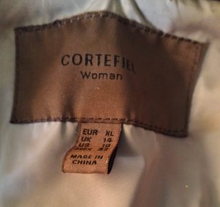 Chaquetón Cortefiel Beige con Cuello Piel.