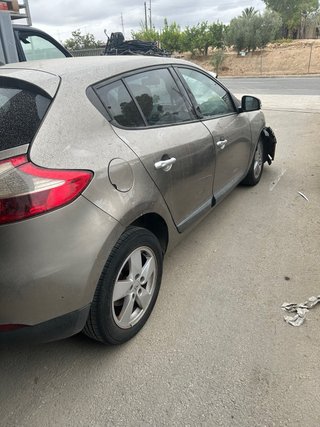 Bandeja maletero Renault Megane III