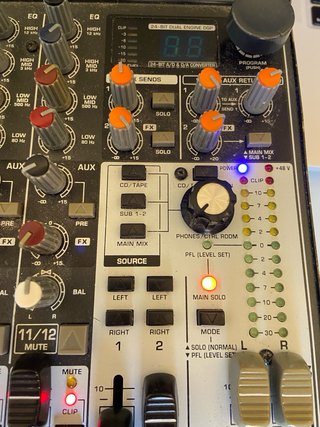Mezclador Behringer Xenyx 1622 FX