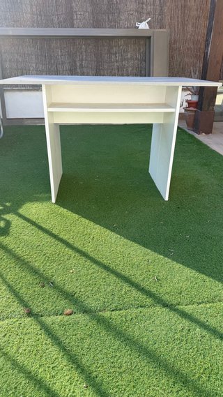 Mesa auxiliar plegable blanca y gris