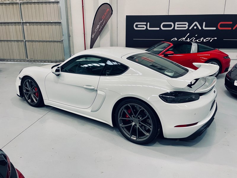 Porsche 718 Cayman GT4 2020, foto 36