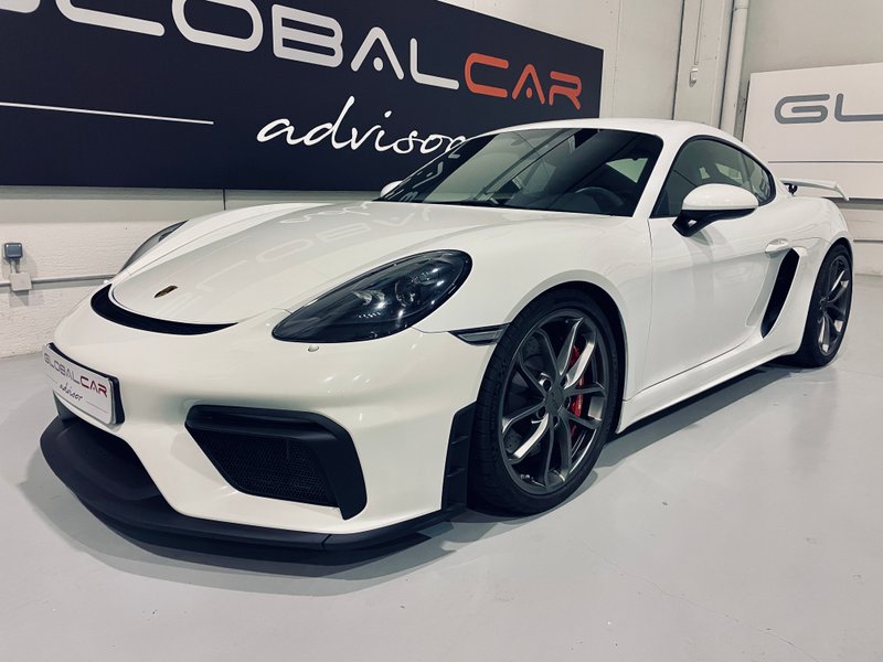 Porsche 718 Cayman GT4 2020, foto 3