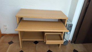 Escritorio madera con cajones