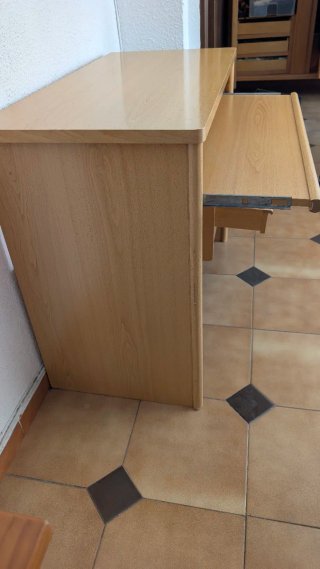 Escritorio madera con cajones