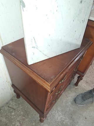 Dormitorio antiguo madera maciza