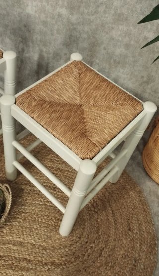 Conjunto de Taburetes De Madera y Enea