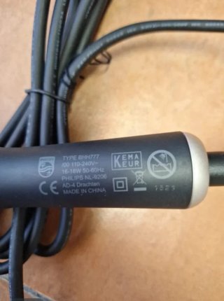 Plancha de pelo Philips morada y negra