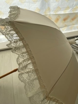 Sombrilla de novia con perlas