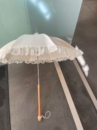 Sombrilla de novia con perlas