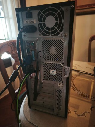 PC Escritorio Completo LG: Torre, Monitor, Teclado