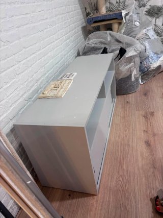 Mueble bajo salón gris