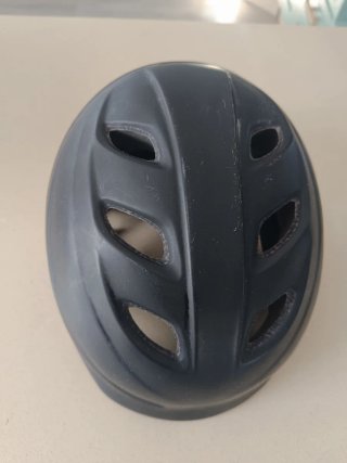 Casco de bici negro