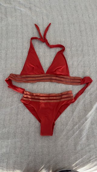 Costume da bagno rosso