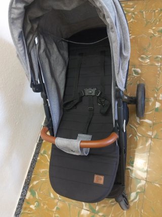 Carrito de paseo Kinderkraft gris