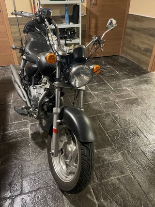 Moto Custom 125cc Negra/Roja