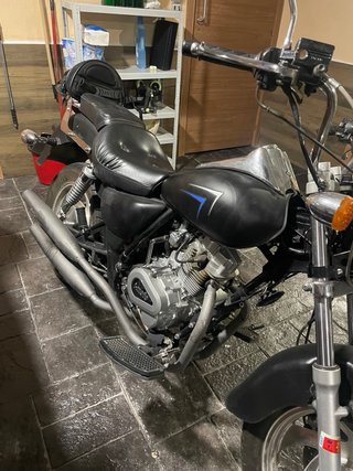 Moto Custom 125cc Negra/Roja