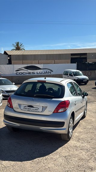 Peugeot 207 2011