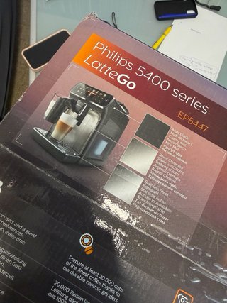 Cafetera Philips 5400 Series LatteGo PRECINTADA