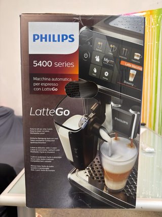 Cafetera Philips 5400 Series LatteGo PRECINTADA
